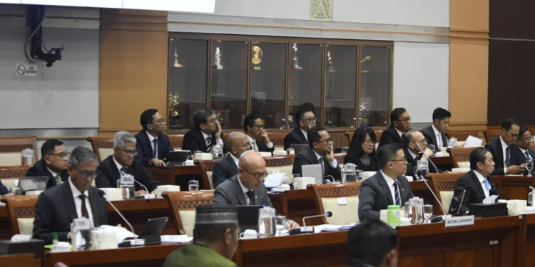 Komisi I DPR Desak Menlu Segera Isi Kekosongan Dubes di 12 KBRI