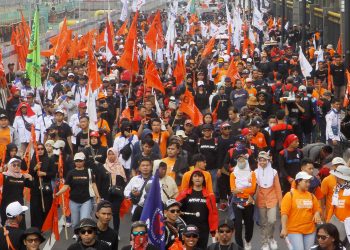 Buruh Geruduk Jakarta, Tuntut UMP 2026 Naik Jadi Rp 5,89 Juta